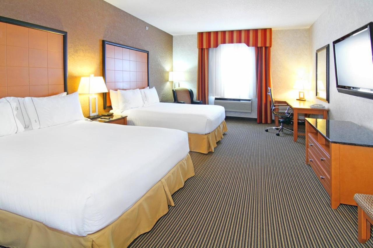 Holiday Inn Express Calgary South By Ihg Dış mekan fotoğraf