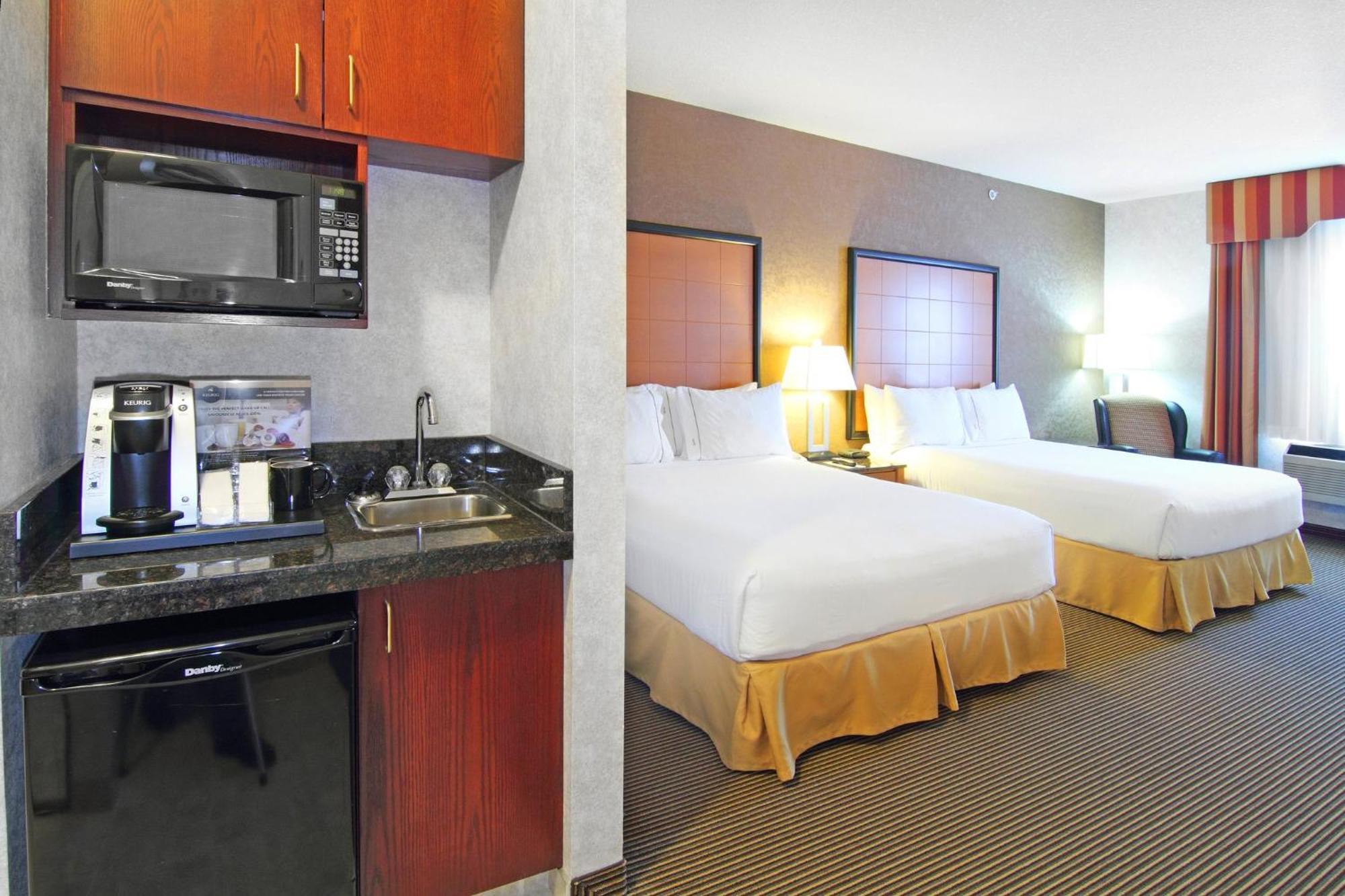 Holiday Inn Express Calgary South By Ihg Dış mekan fotoğraf