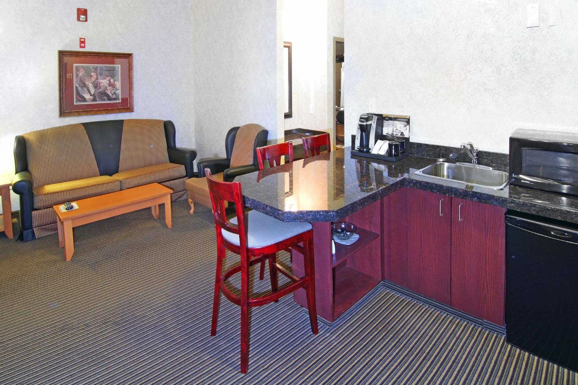 Holiday Inn Express Calgary South By Ihg Dış mekan fotoğraf