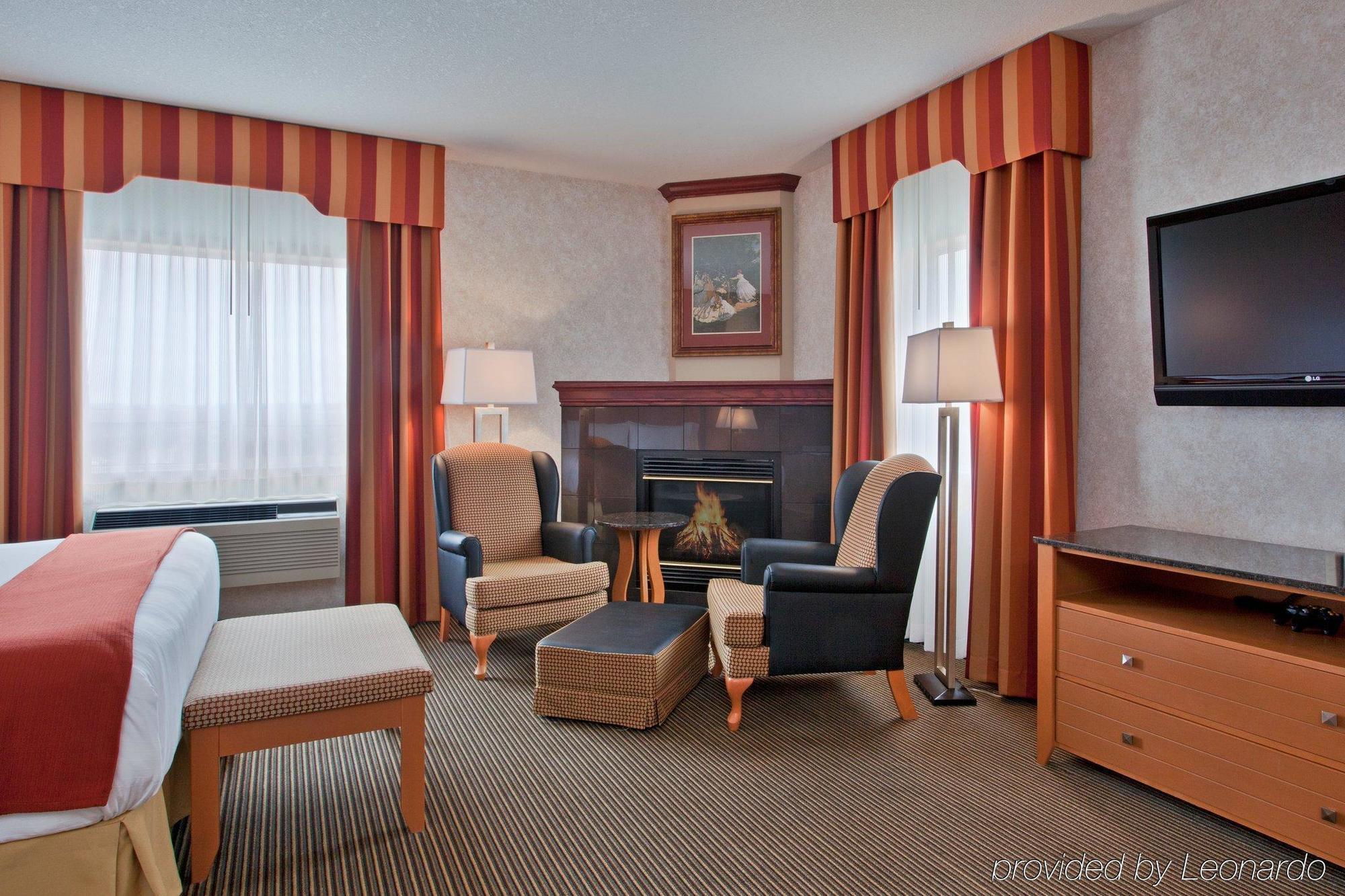 Holiday Inn Express Calgary South By Ihg Oda fotoğraf