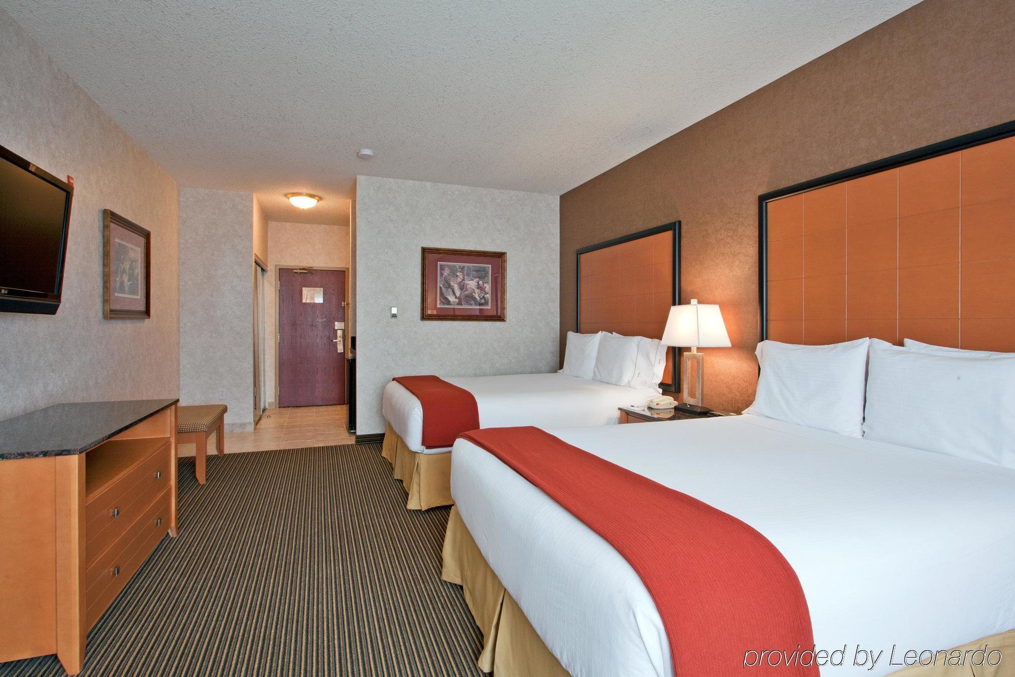 Holiday Inn Express Calgary South By Ihg Dış mekan fotoğraf