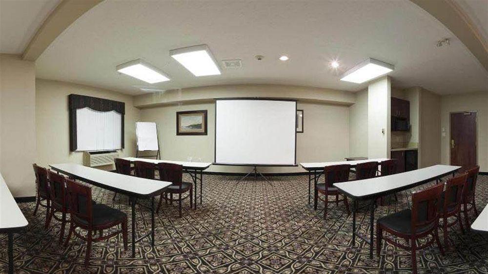 Holiday Inn Express Calgary South By Ihg Dış mekan fotoğraf